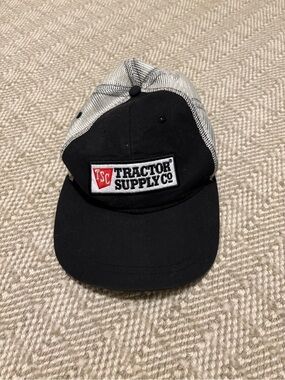Tractor Supply Co. Men's Black Mesh Back Trucker Hat